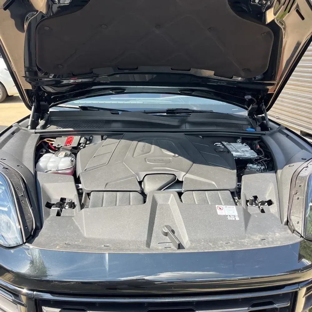2024 Porsche Cayenne Base