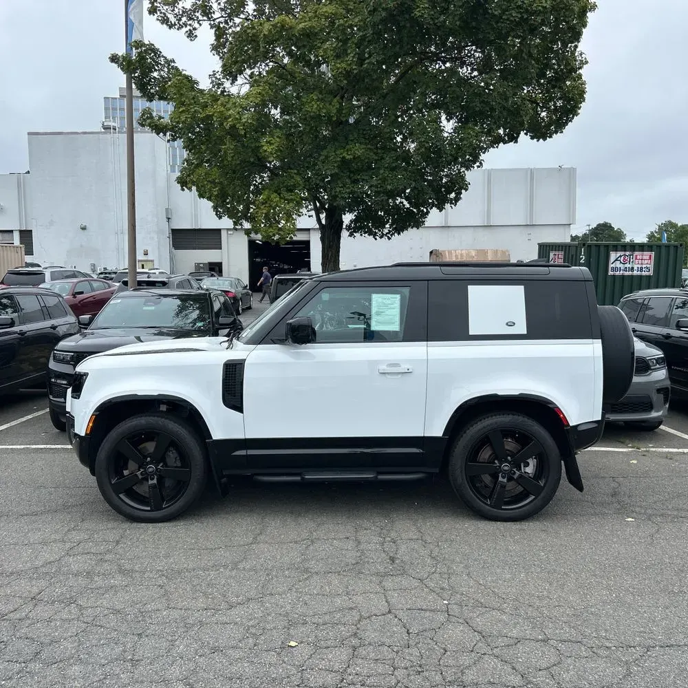 2024 Land Rover Defender 90 P400 X-Dynamic SE