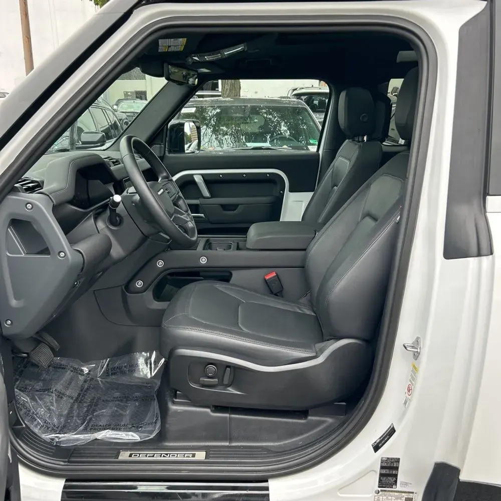 2024 Land Rover Defender 90 P400 X-Dynamic SE