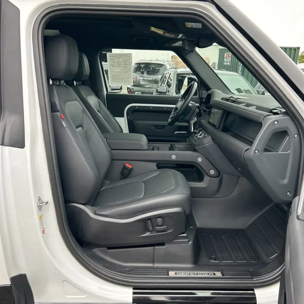 2024 Land Rover Defender 90 P400 X-Dynamic SE