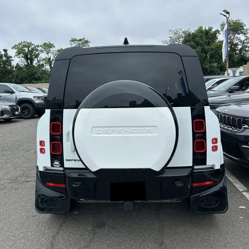 2024 Land Rover Defender 90 P400 X-Dynamic SE