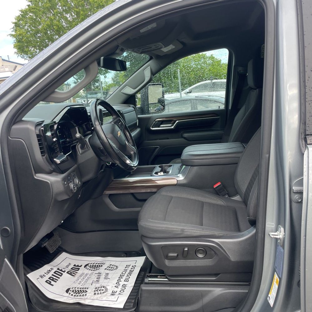 2025 Chevrolet Silverado 3500HD LT