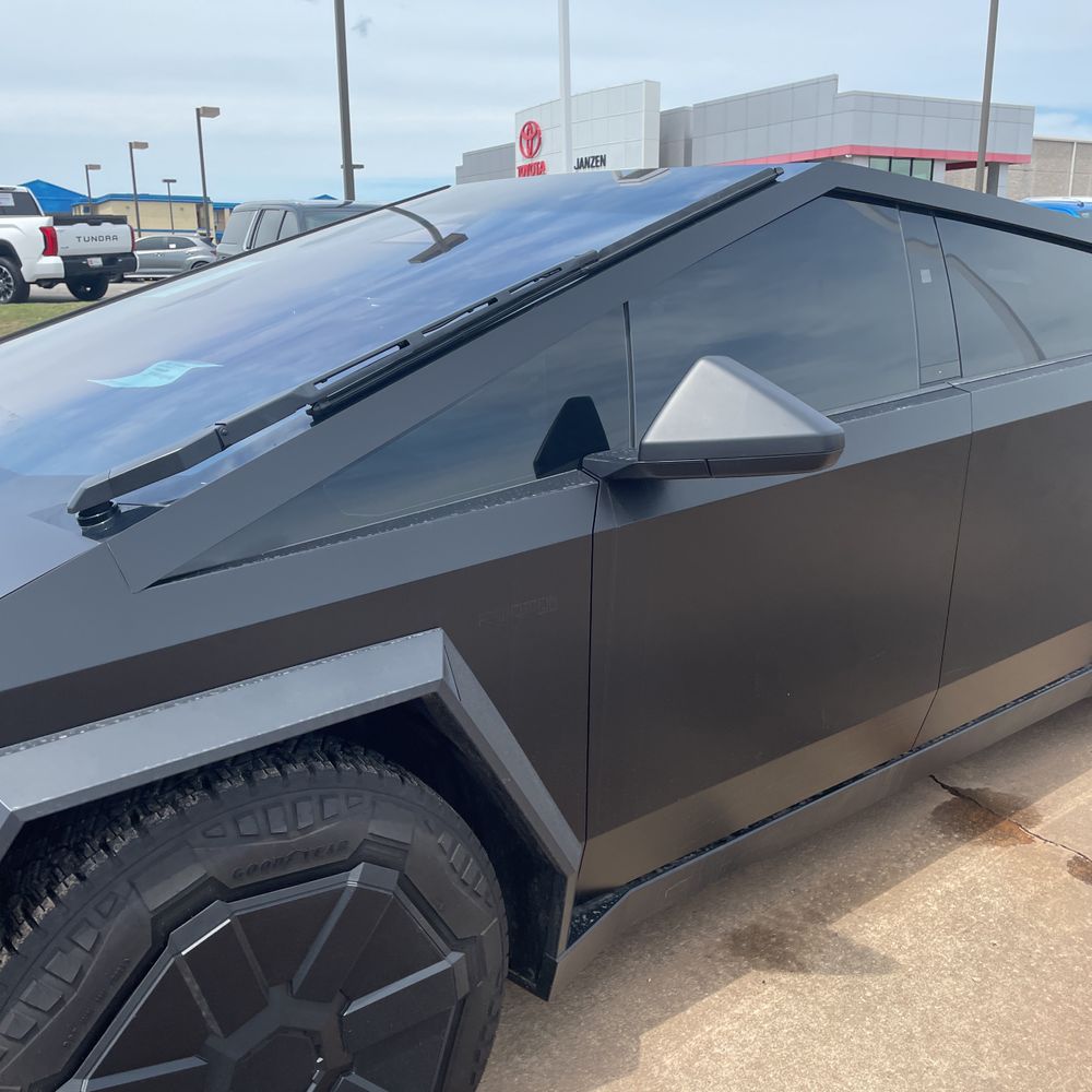 2024 Tesla Cybertruck Base