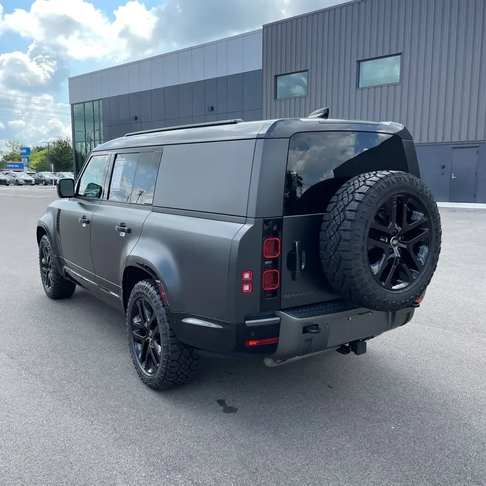 2024 Land Rover Defender 130 Outbound P400