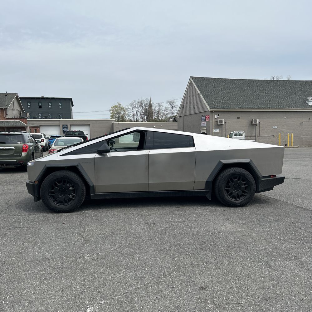 2024 Tesla Cybertruck Base