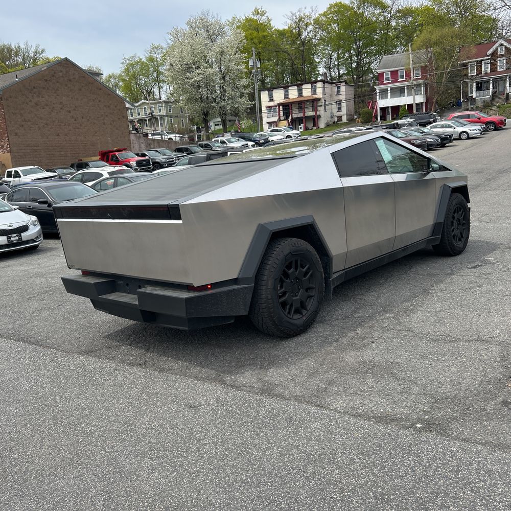 2024 Tesla Cybertruck Base