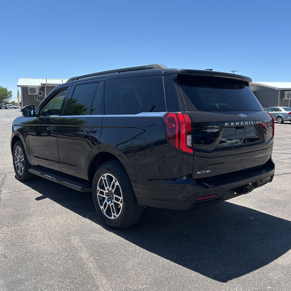 2025 Ford Expedition Active