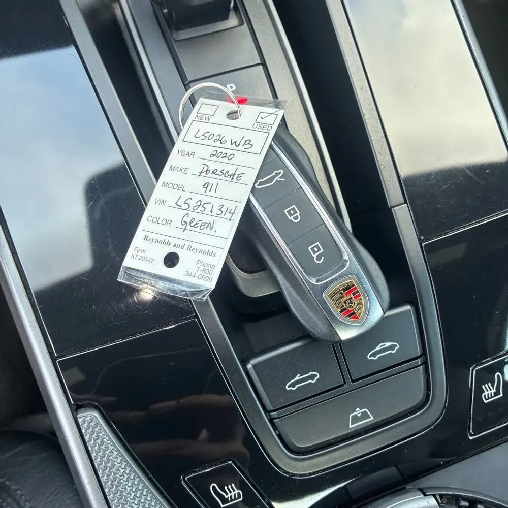 2020 Porsche 911 Carrera Cabriolet