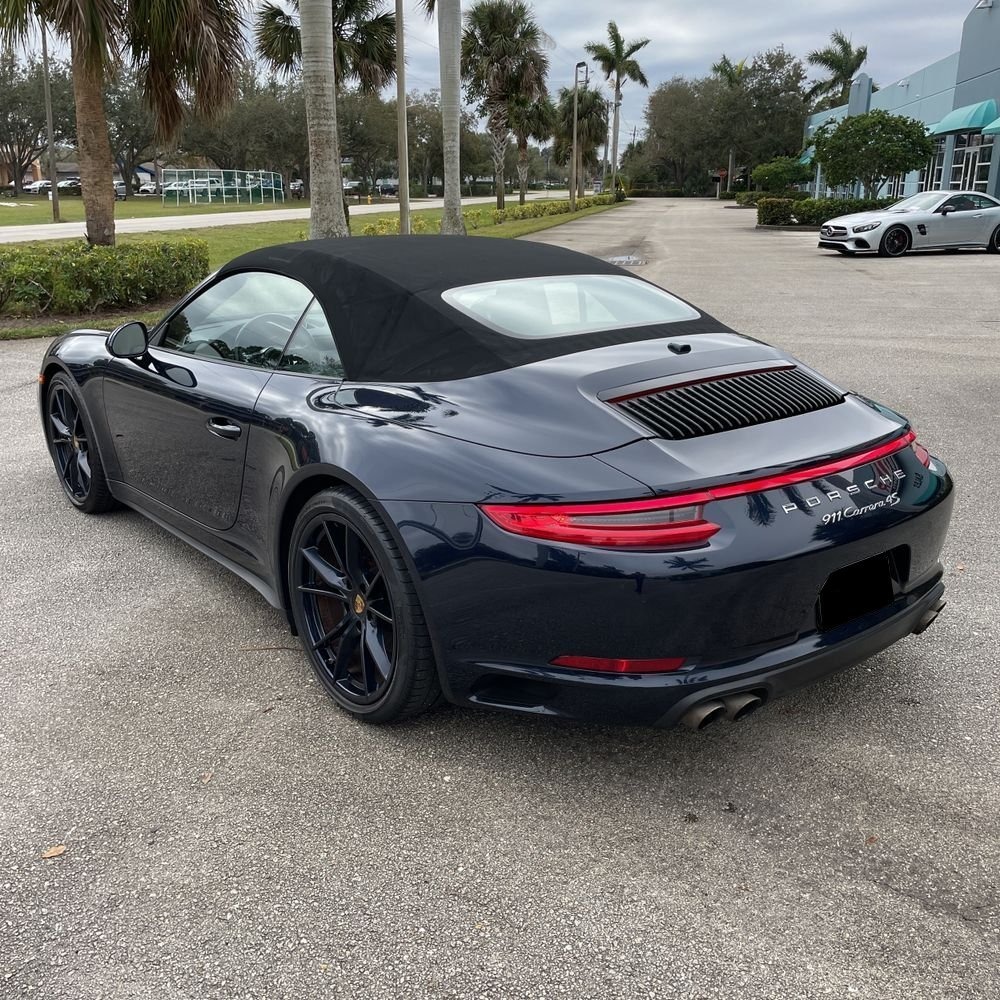 2018 Porsche 911 Carrera 4S