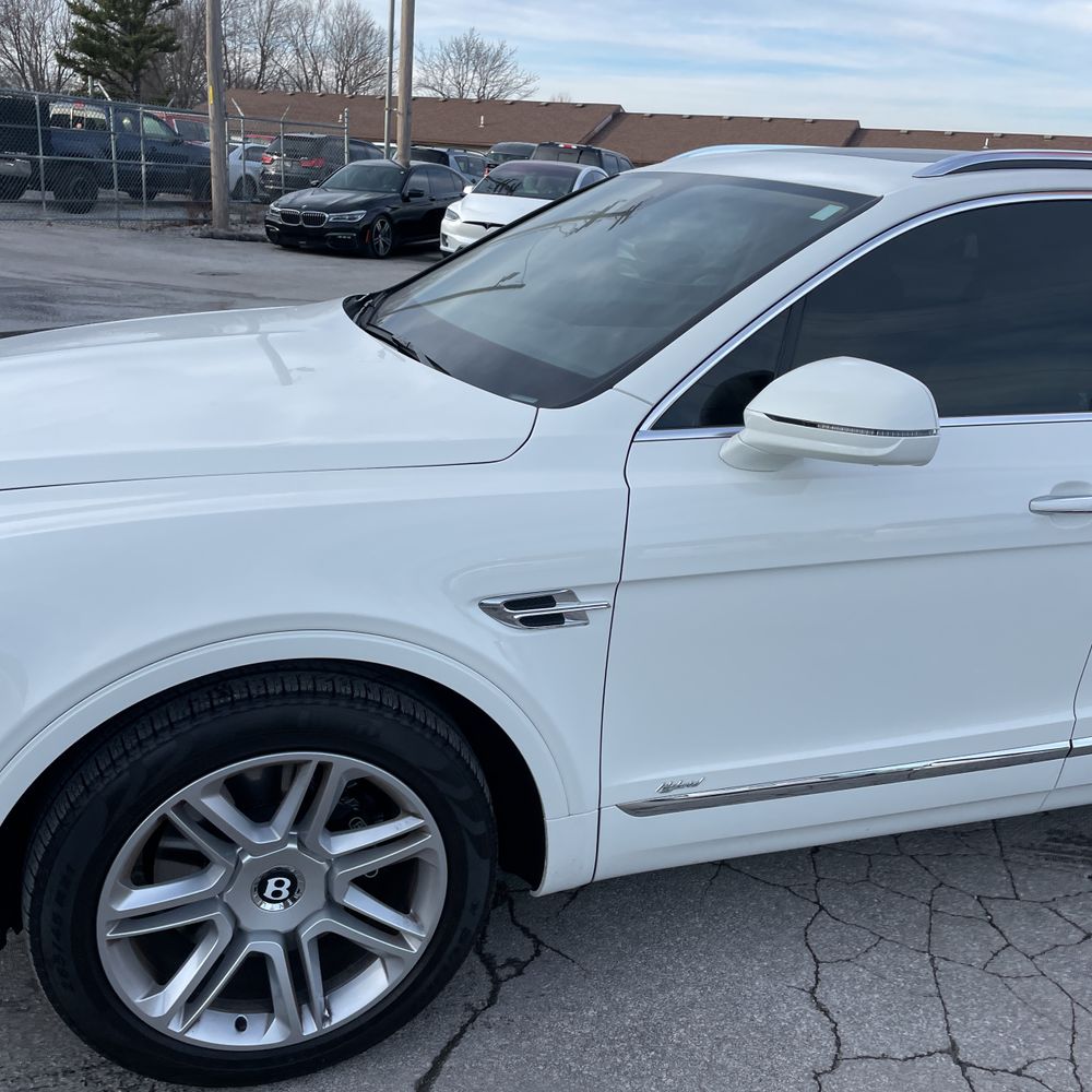2020 Bentley Bentayga Hybrid