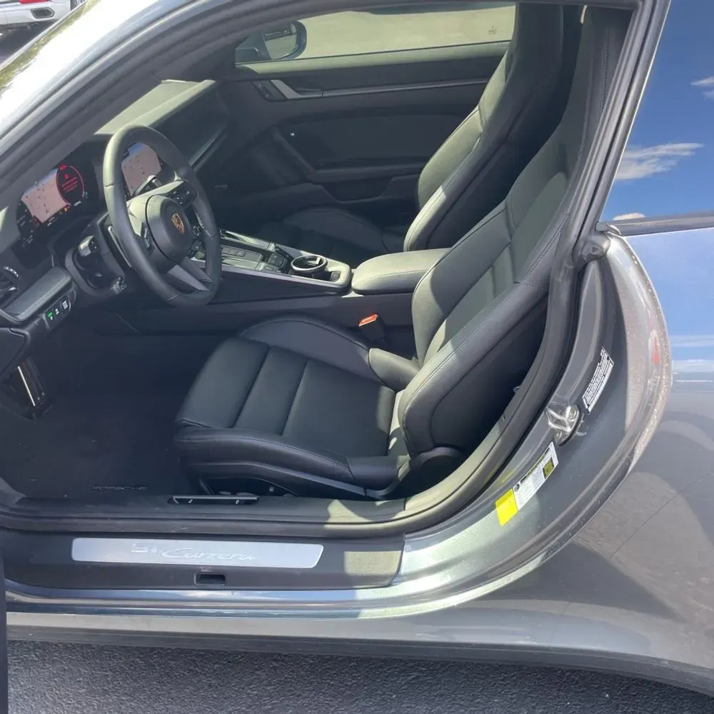 2025 Porsche 911 Carrera