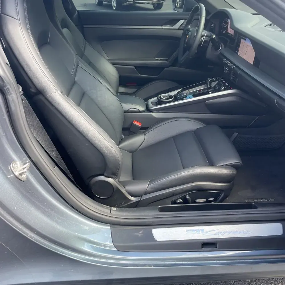 2025 Porsche 911 Carrera