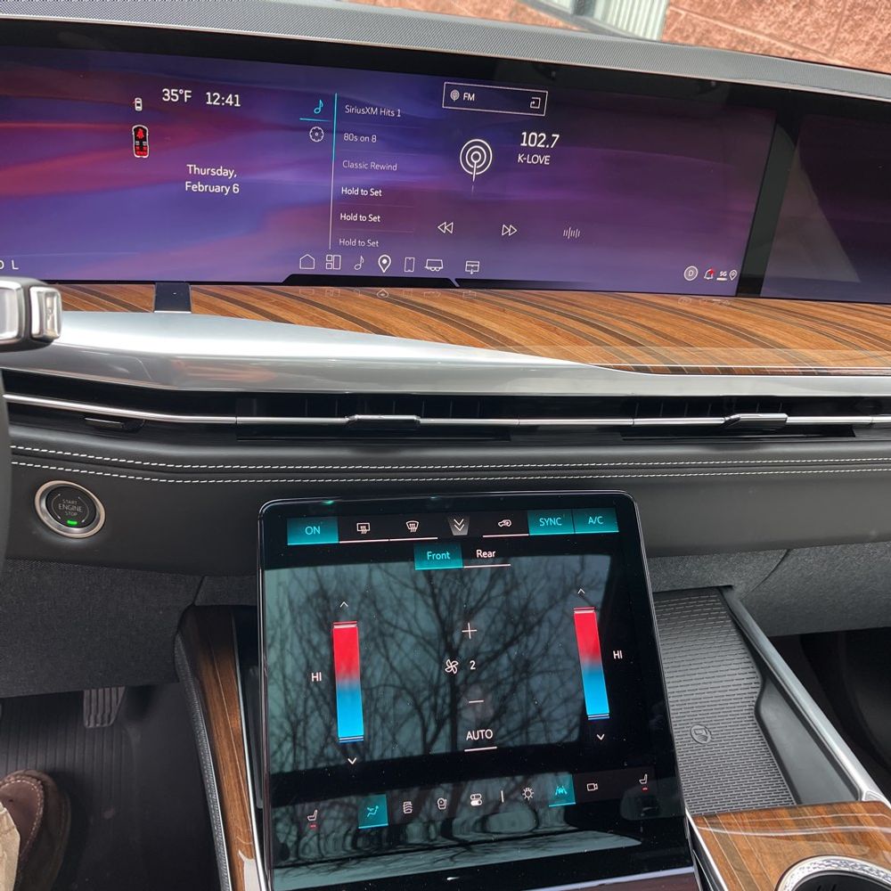 2025 Cadillac Escalade Sport Platinum