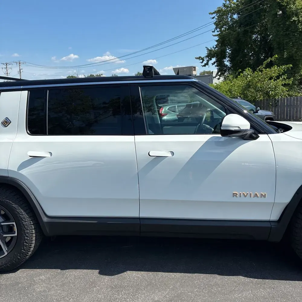 2023 Rivian R1S Adventure Quad-Motor