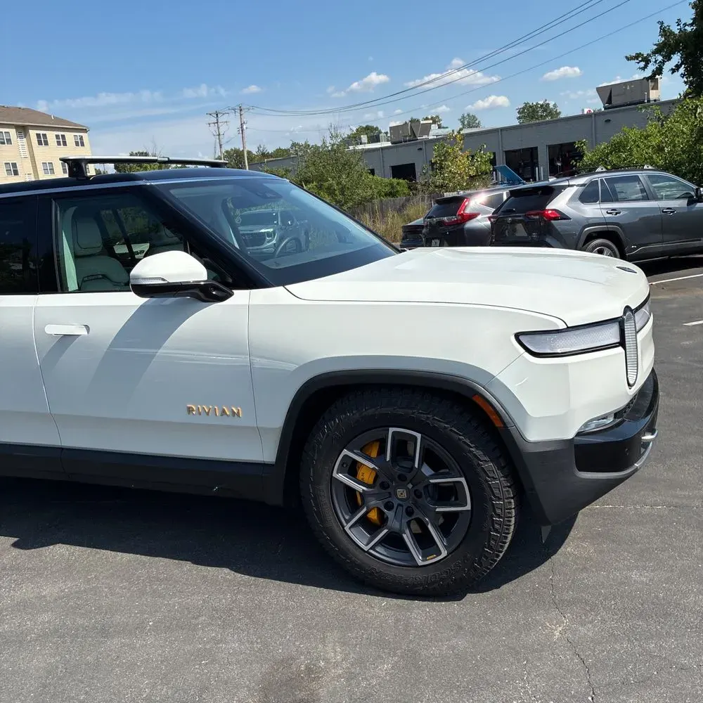 2023 Rivian R1S Adventure Quad-Motor