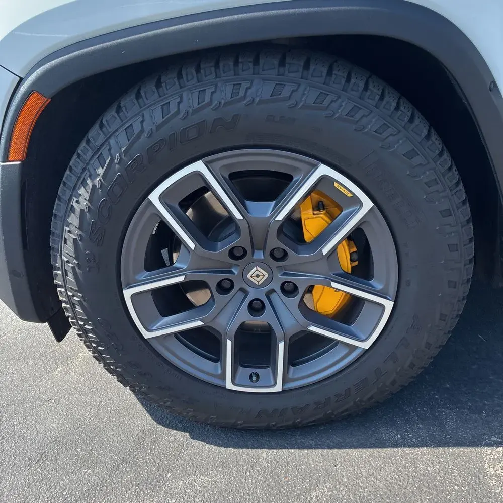 2023 Rivian R1S Adventure Quad-Motor