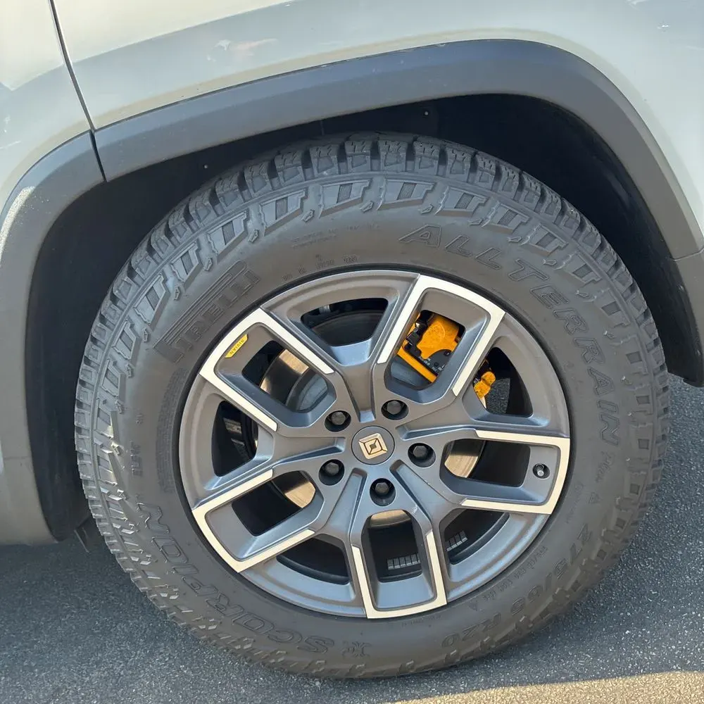 2023 Rivian R1S Adventure Quad-Motor