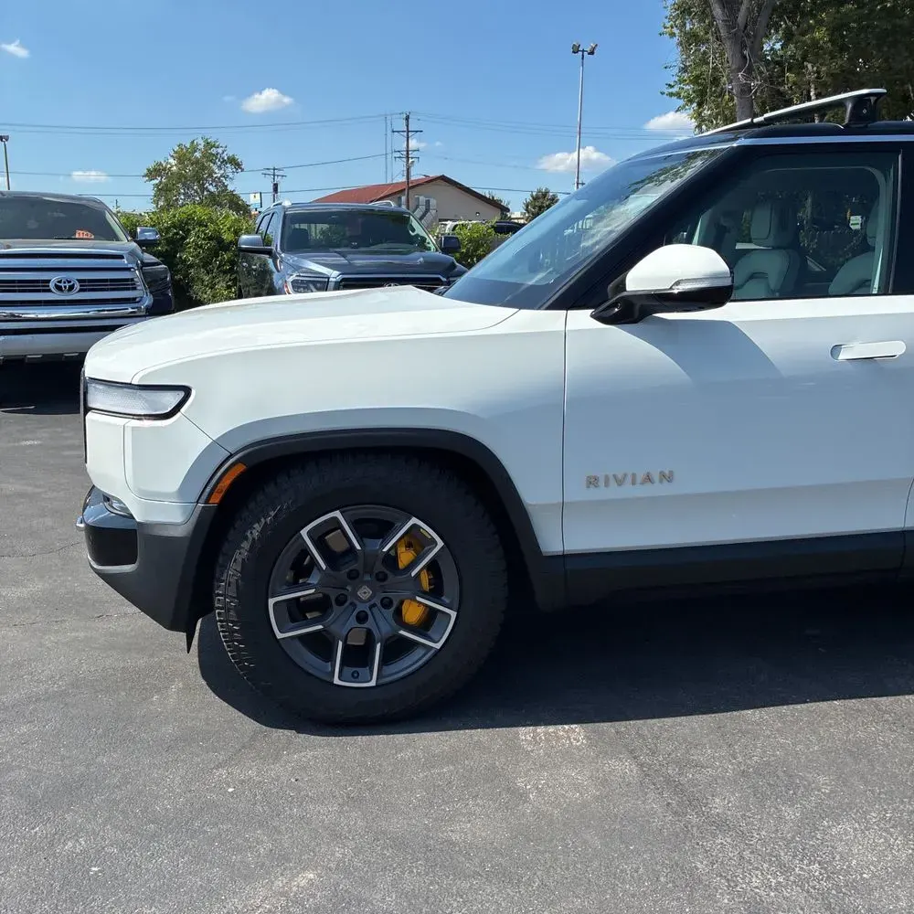 2023 Rivian R1S Adventure Quad-Motor