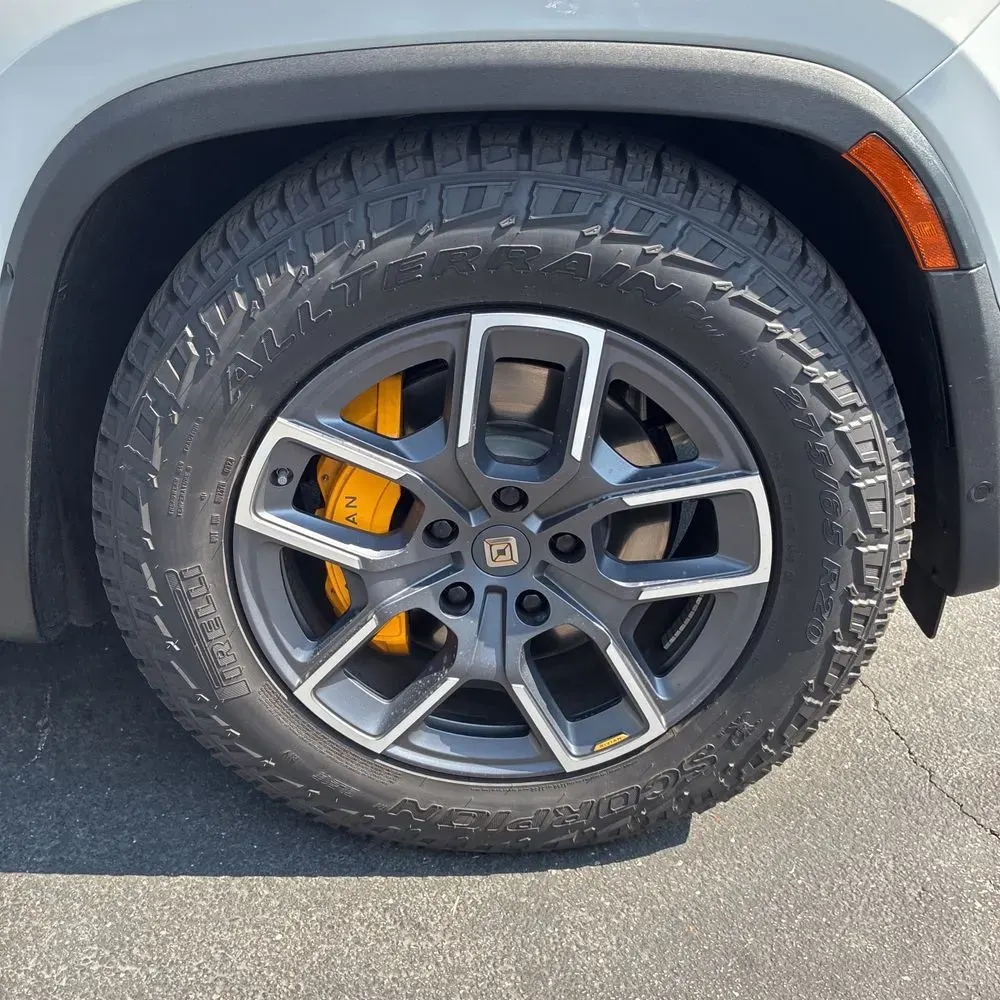 2023 Rivian R1S Adventure Quad-Motor