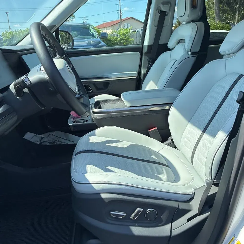 2023 Rivian R1S Adventure Quad-Motor