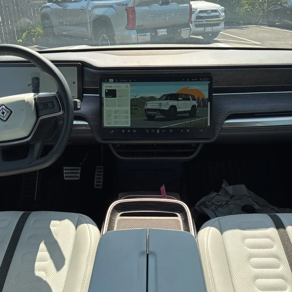 2023 Rivian R1S Adventure Quad-Motor