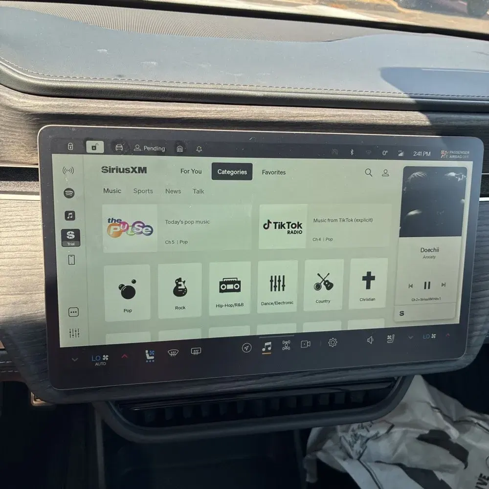 2023 Rivian R1S Adventure Quad-Motor