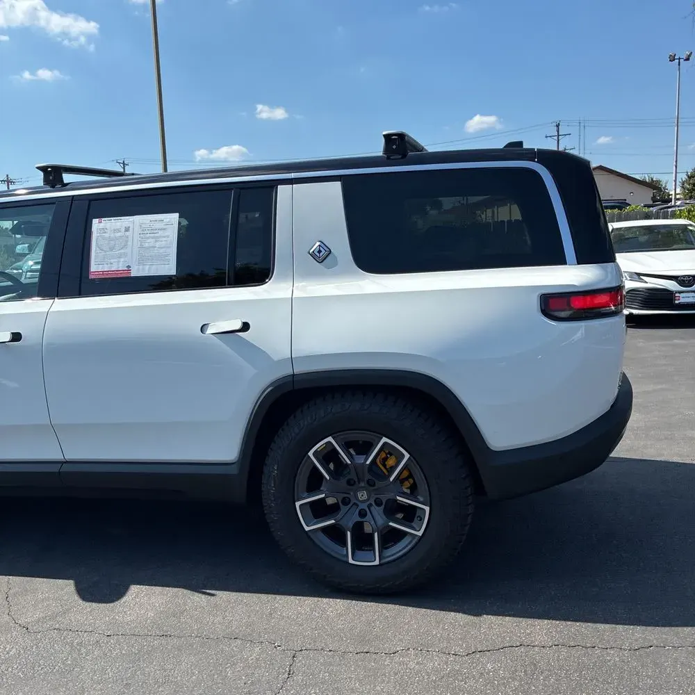 2023 Rivian R1S Adventure Quad-Motor