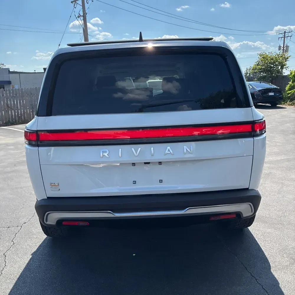 2023 Rivian R1S Adventure Quad-Motor