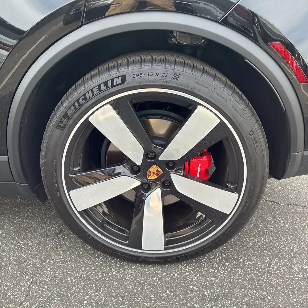 2025 Porsche Macan 4S Electric