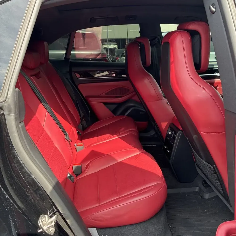 2025 Porsche Macan 4S Electric