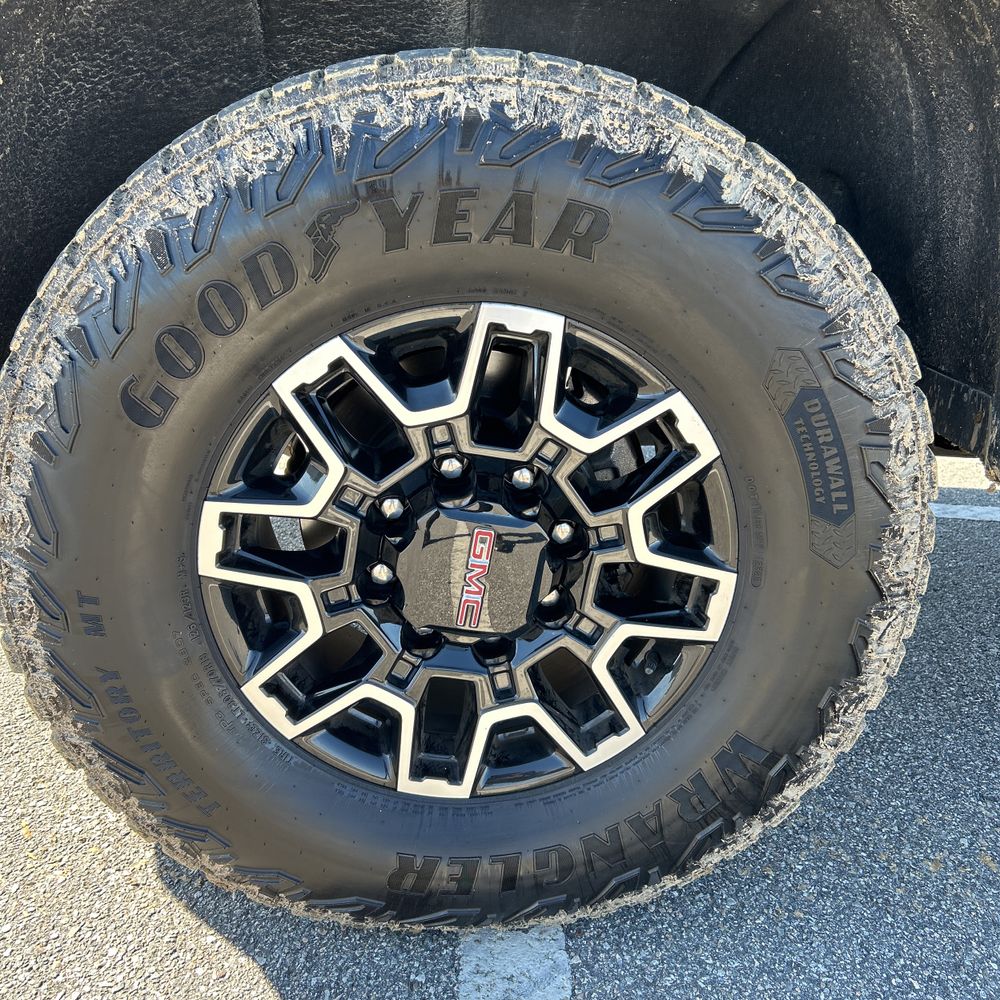 2024 GMC Sierra 2500HD AT4X