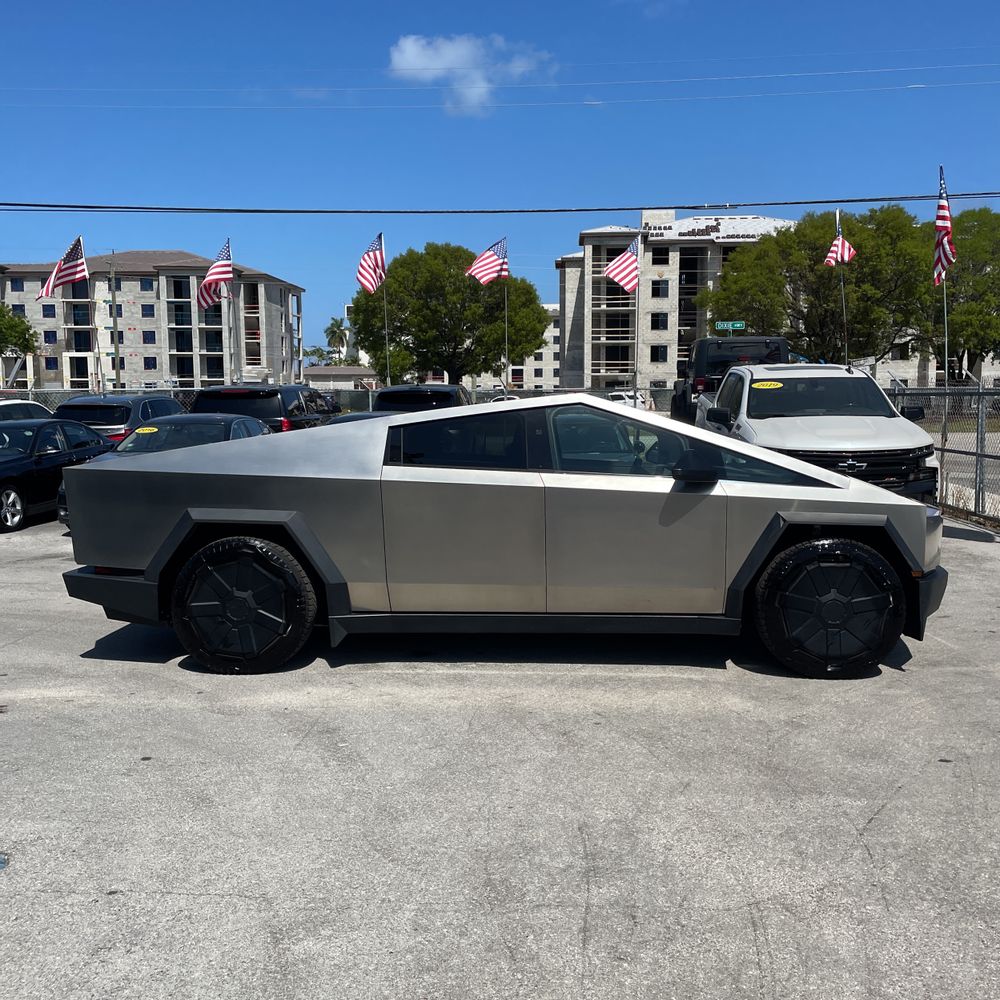 2024 Tesla Cybertruck Base