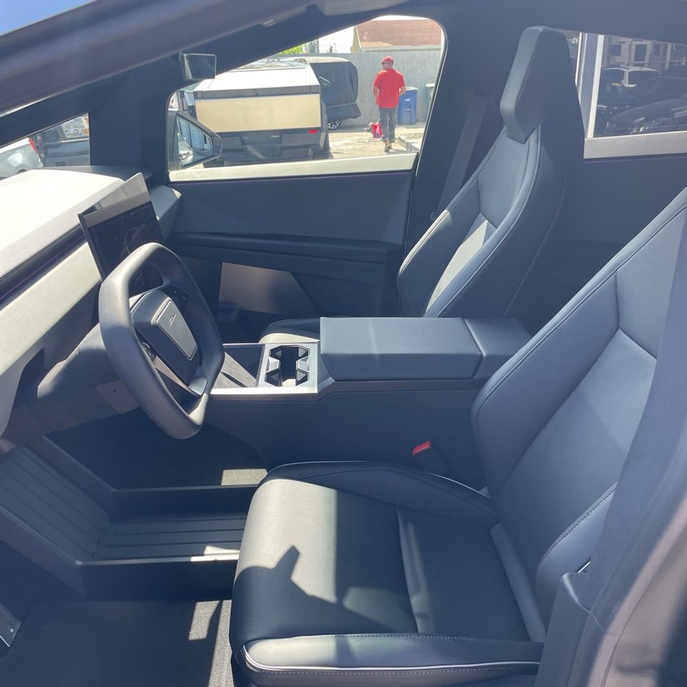2024 Tesla Cybertruck Base