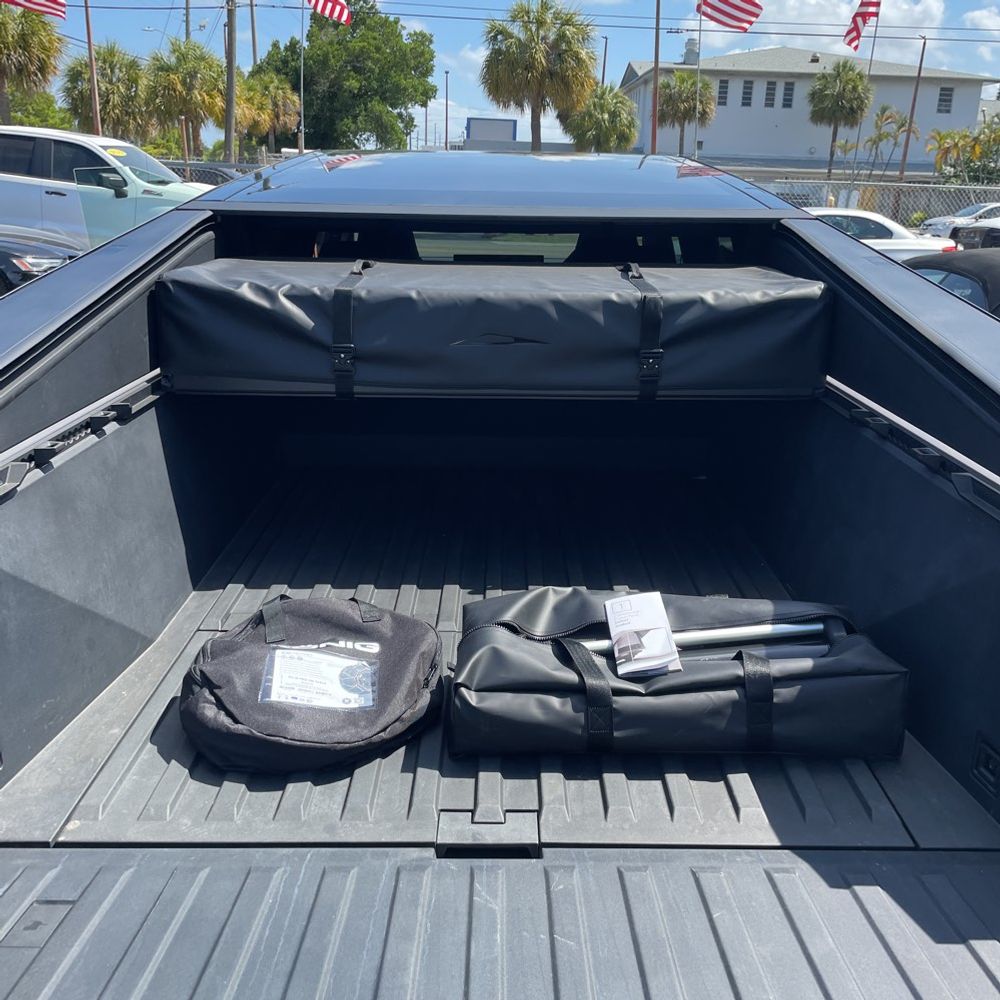 2024 Tesla Cybertruck Base