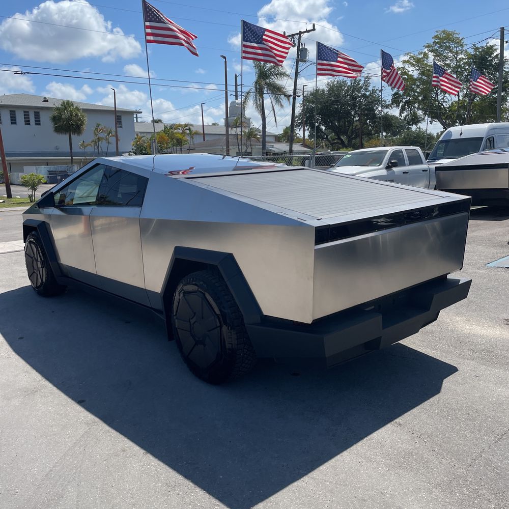2024 Tesla Cybertruck Base