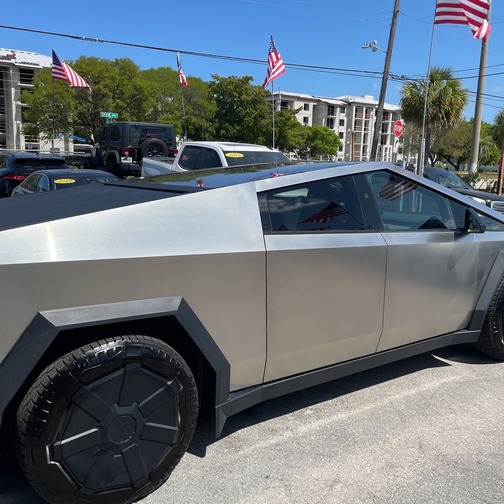 2024 Tesla Cybertruck Base