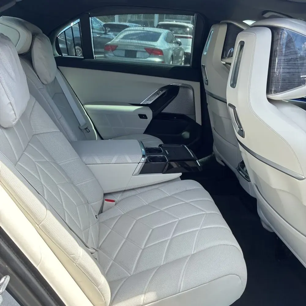 2025 BMW 7-Series 760i xDrive
