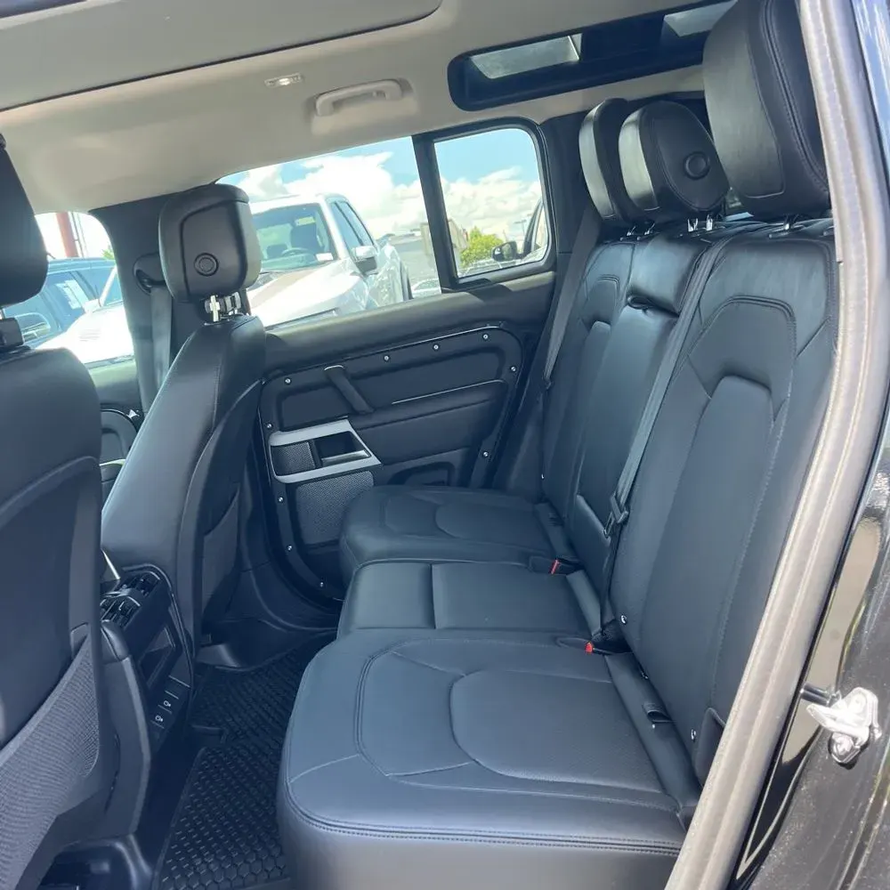 2024 Land Rover Defender 110 V8 P500 SE