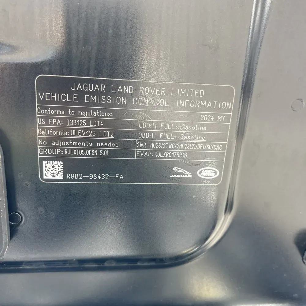 2024 Land Rover Defender 110 V8 P500 SE