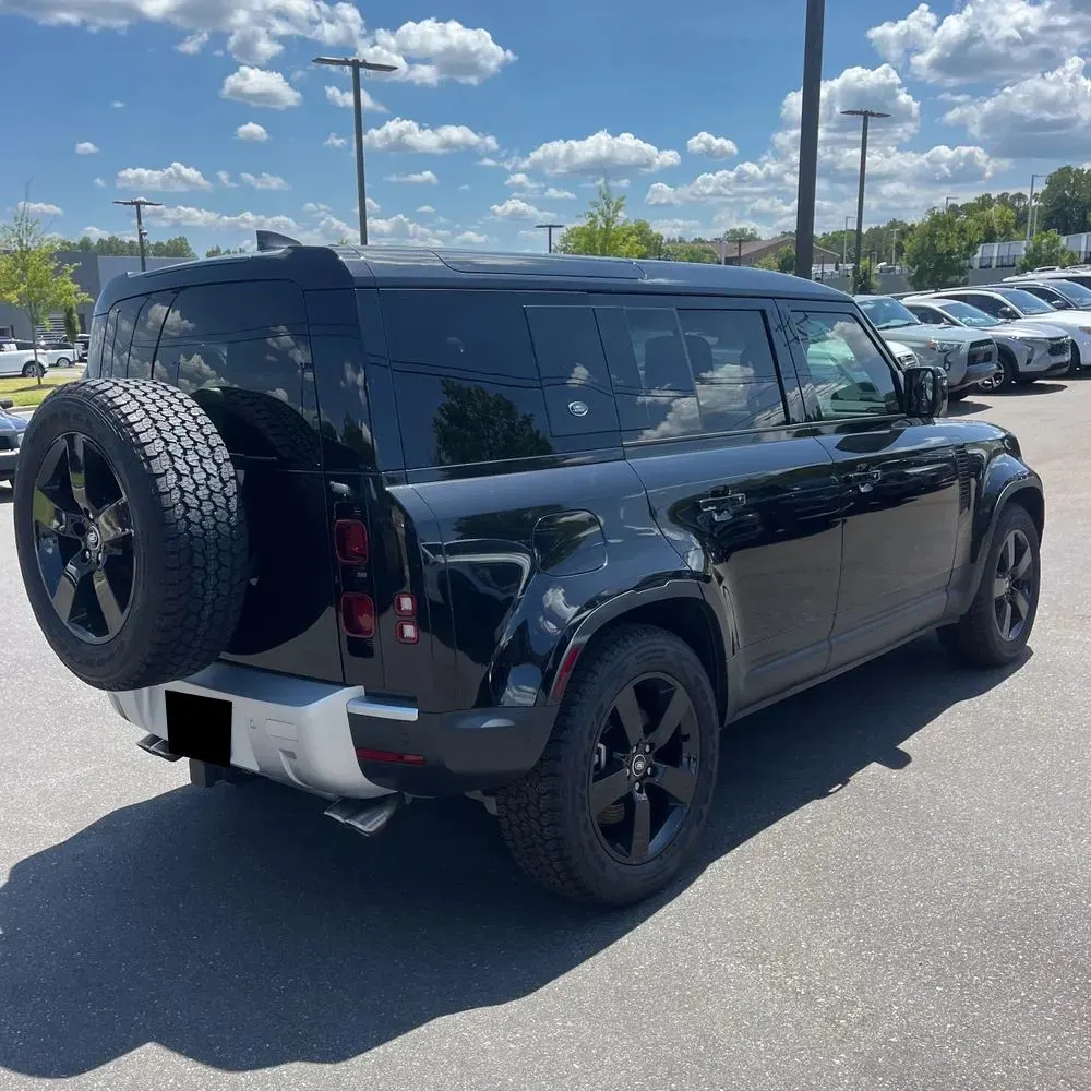 2024 Land Rover Defender 110 V8 P500 SE