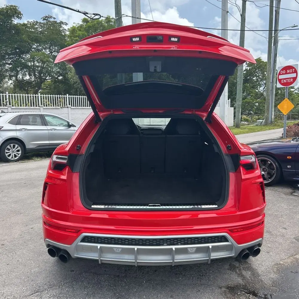 2021 Lamborghini Urus Base
