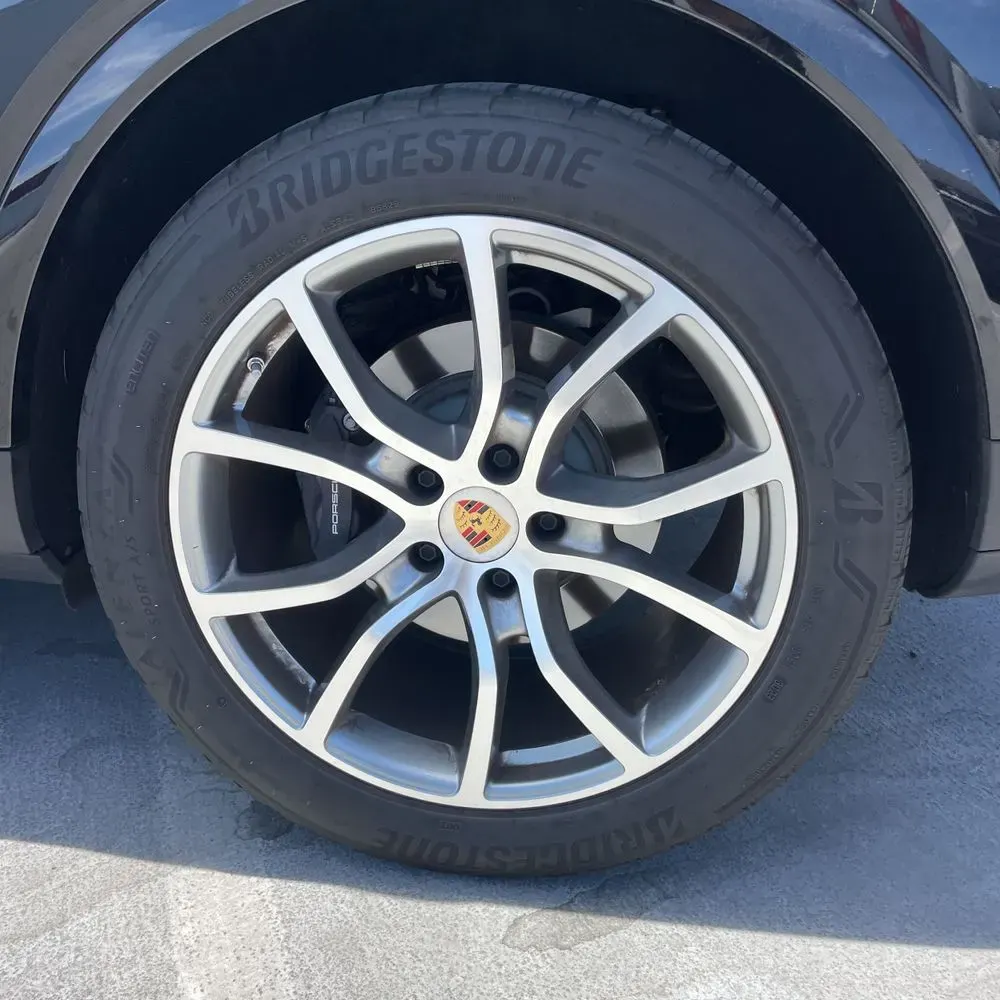 2024 Porsche Cayenne Base