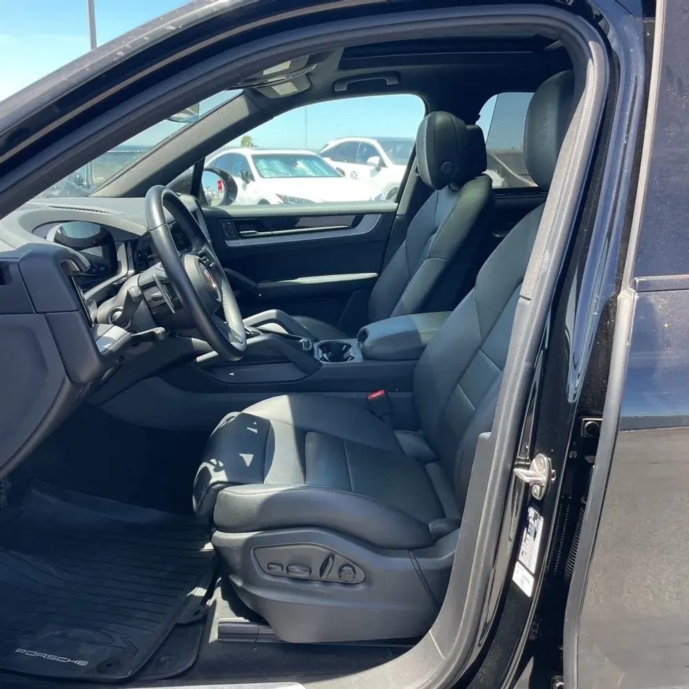 2024 Porsche Cayenne Base