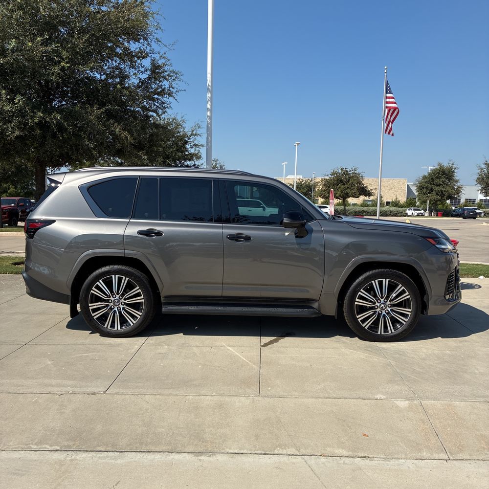 2022 Lexus LX 600 Luxury