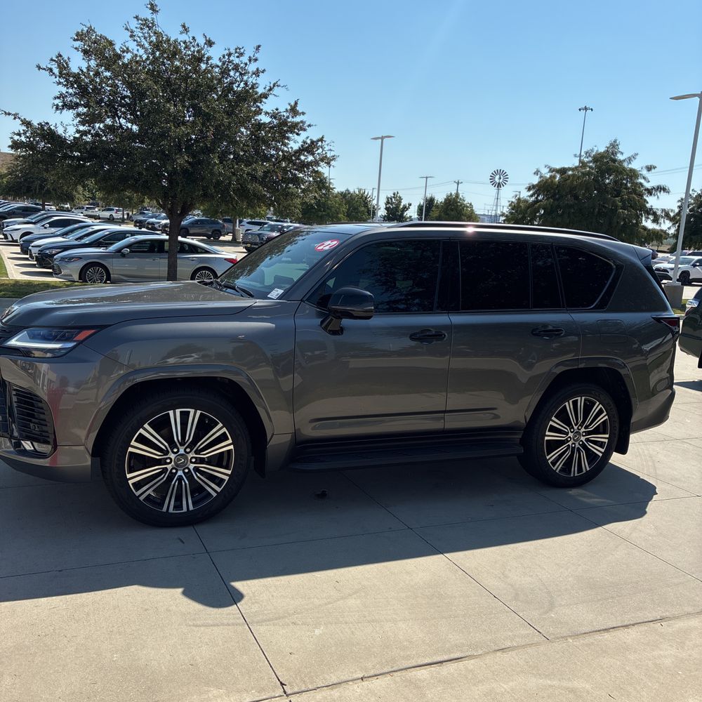 2022 Lexus LX 600 Luxury