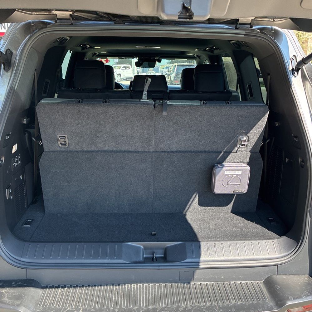 2022 Lexus LX 600 Luxury