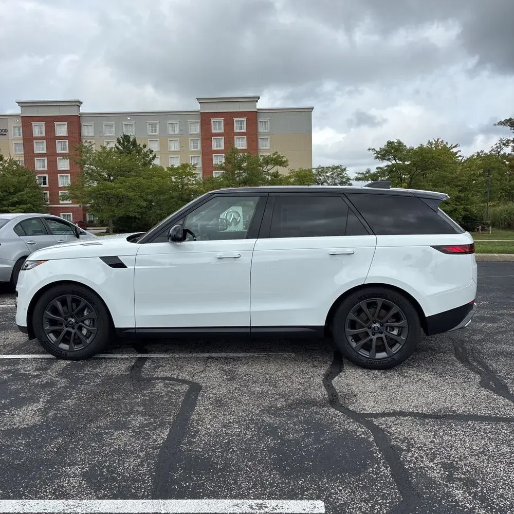 2024 Land Rover Range Rover Sport P360 SE