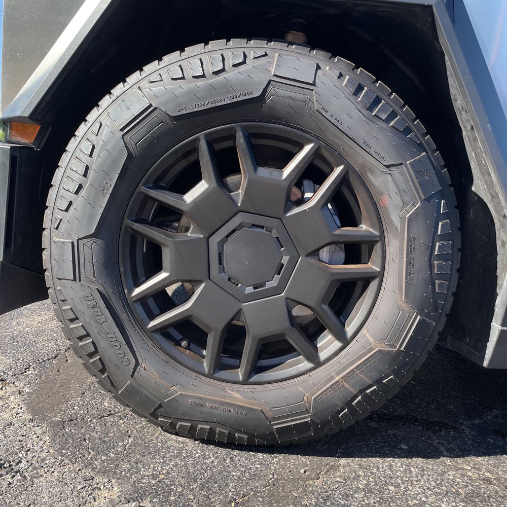 2024 Tesla Cybertruck Base
