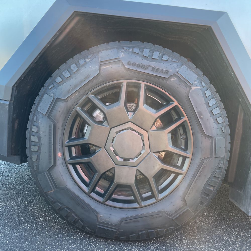 2024 Tesla Cybertruck Base