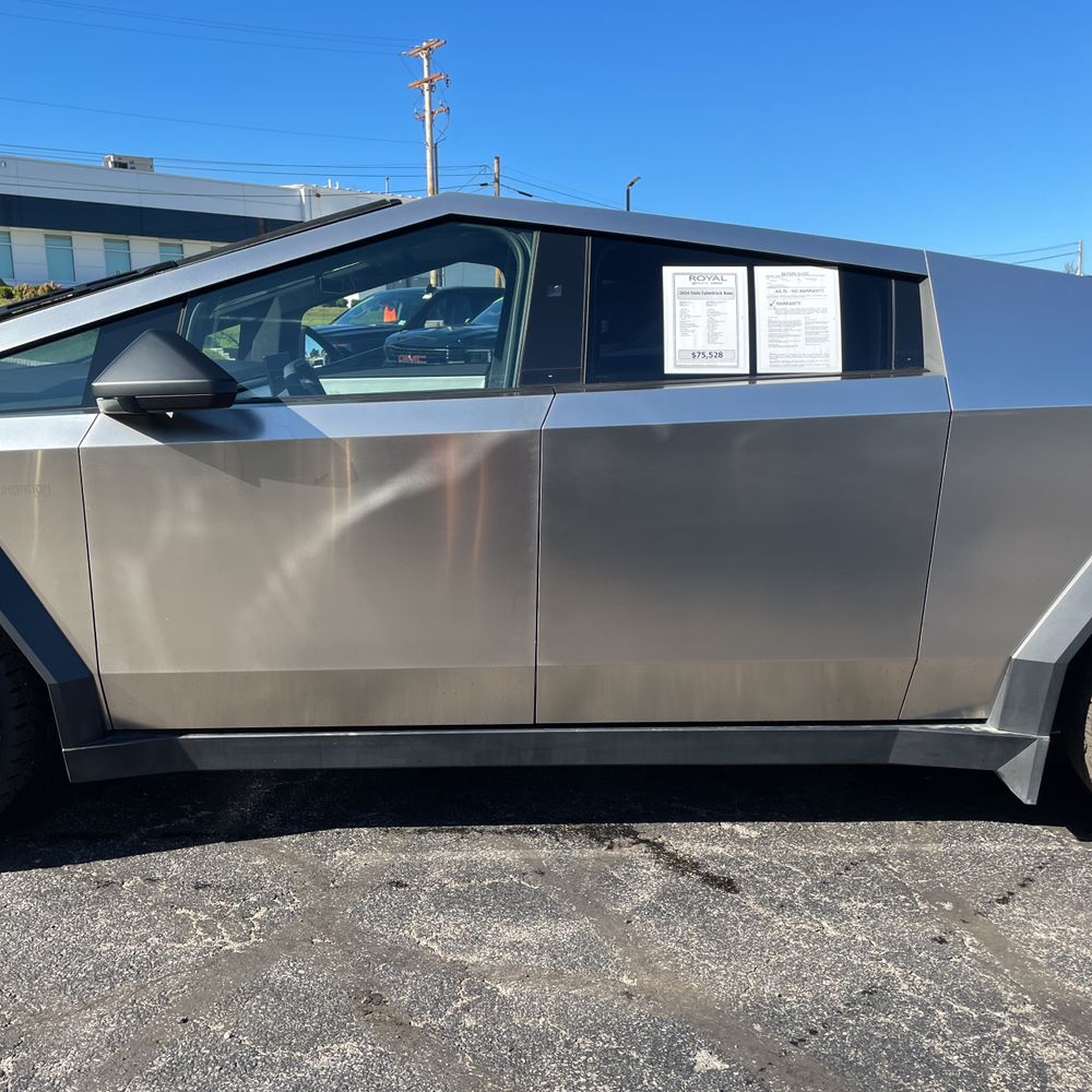 2024 Tesla Cybertruck Base